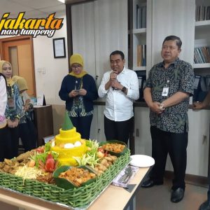 Pesan Nasi Tumpeng di Senen