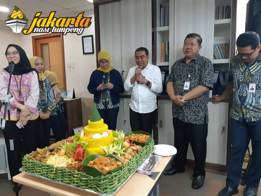 Pesan Nasi Tumpeng di Senen