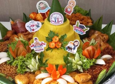 Pesan Nasi Tumpeng di Jatinegara