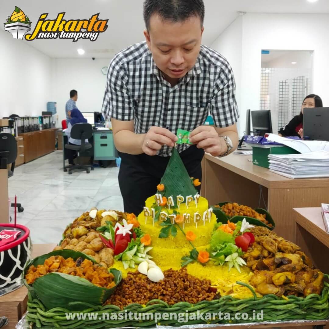 Apakah Nasi Tumpeng Sama Dengan Nasi Kuning