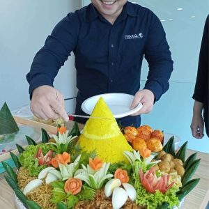 Bagaimana Rasa Nasi Tumpeng