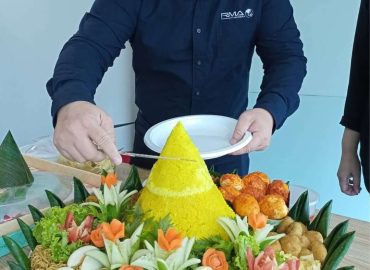 Bagaimana Rasa Nasi Tumpeng