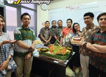 Nasi Tumpeng Identik Dengan Apa