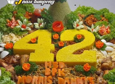 Warna Apa Yang Secara Tradisional Diasosiasikan Dengan Nasi Pada Tumpeng